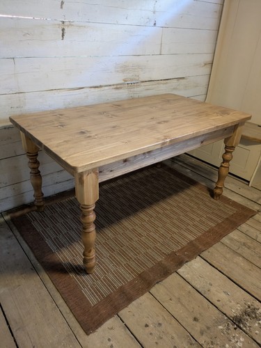 Rustic pine plank farmhouse - pine,