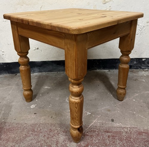 Small waxed pine kitchen - small,
